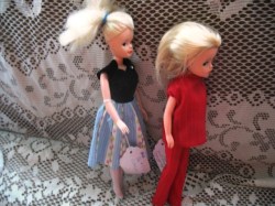 sindy red suit party_02